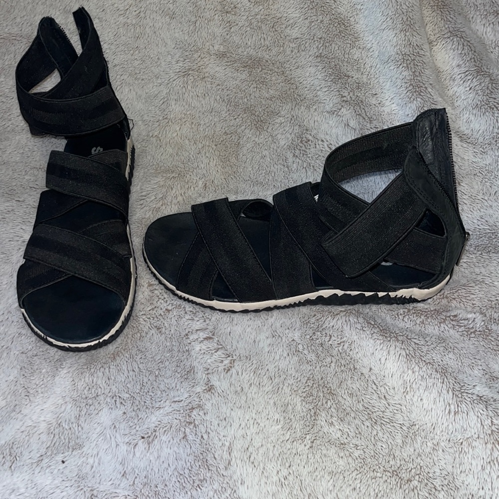 Sorel sandals 8.5